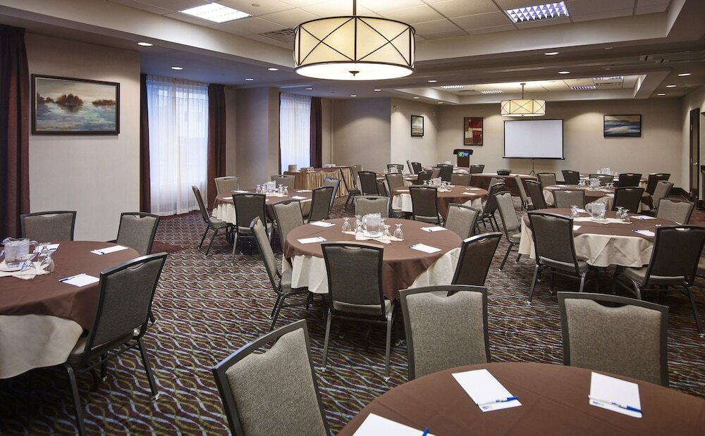 Фото Holiday Inn Express Hotel & Suites Timmins