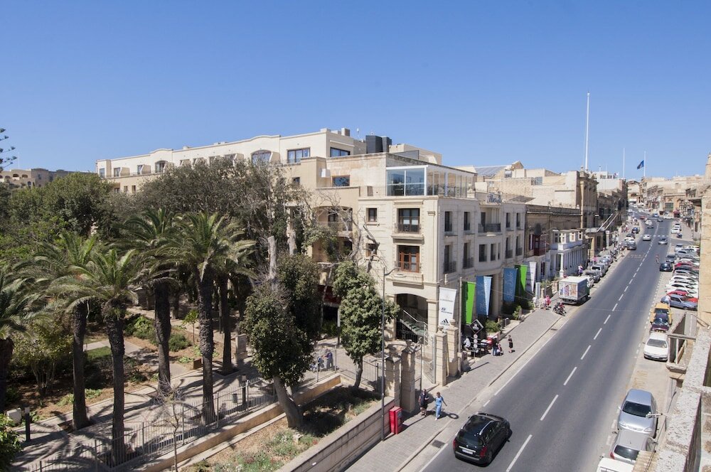 Фото The Duke Boutique Hotel