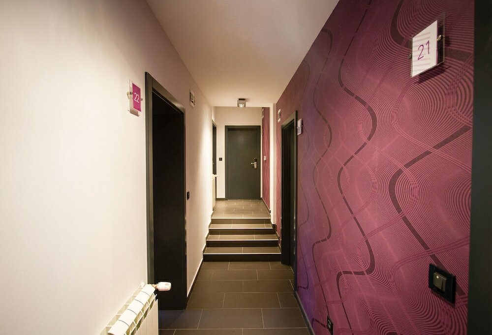 Фото Log In Rooms