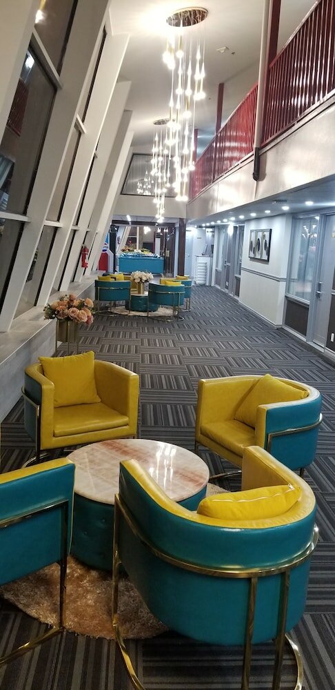 Фото Baymont by Wyndham Montreal Airport