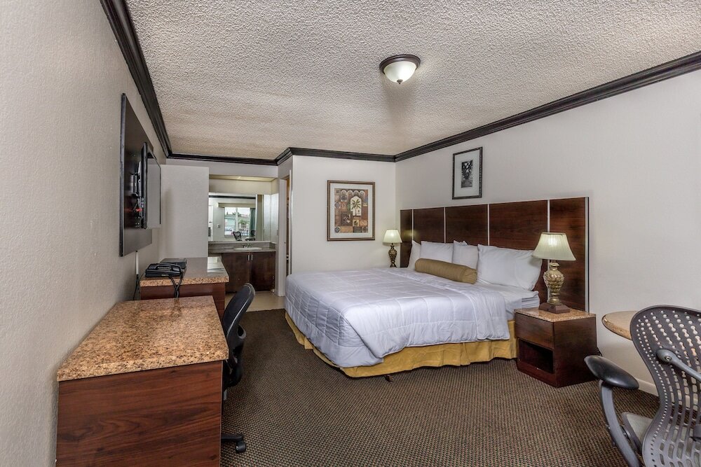 Фото Budget Host Inn