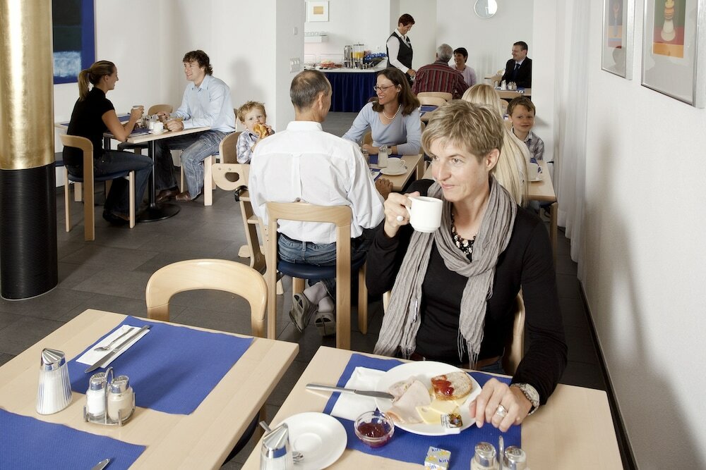 Фото Bristol Hotel