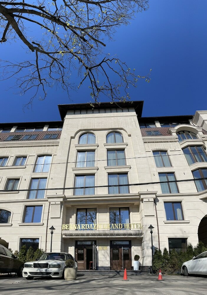 Фото Гранд-Отель Bernardazzi 38