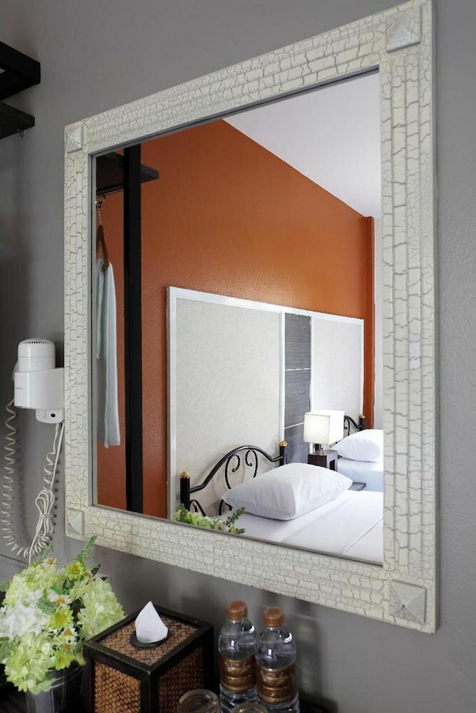 Фото Rambuttri Village Inn & Plaza