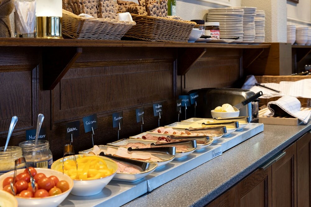 Фото Hotel Bishops Arms Mora