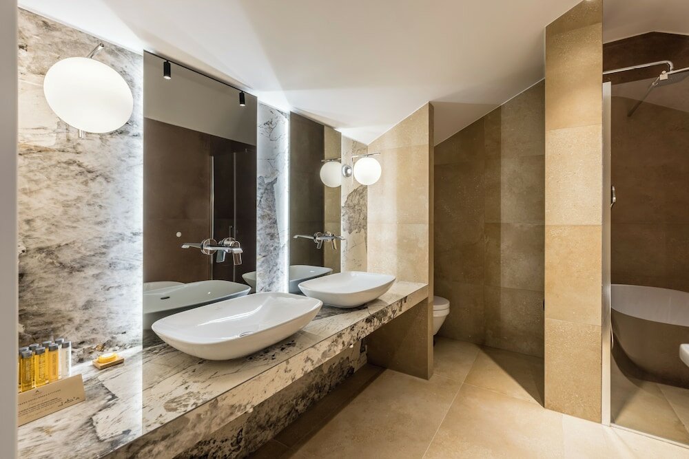 Фото Cornaro Hotel