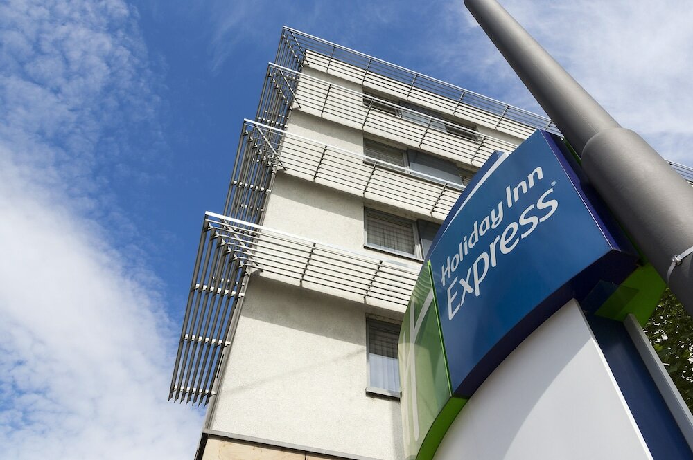 Фото Holiday Inn Express Frankfurt Messe