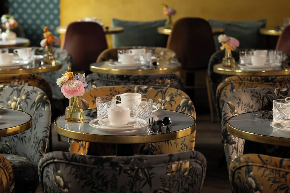 Фото Maxim Folies