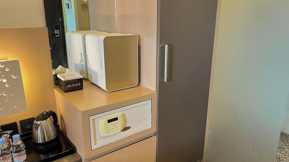 Фото Oak Tree Urban Jakarta