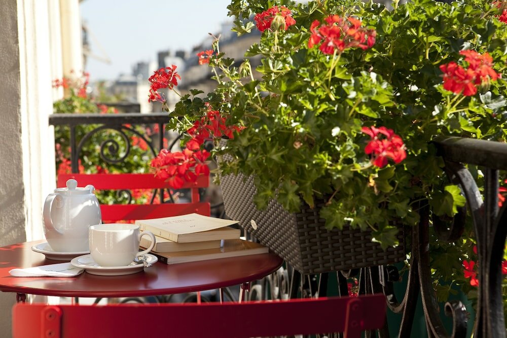 Фото New Orient Hotel