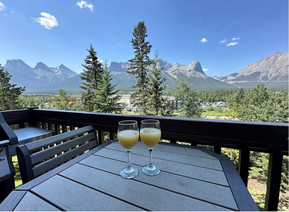 Фото Falcon Crest Lodge