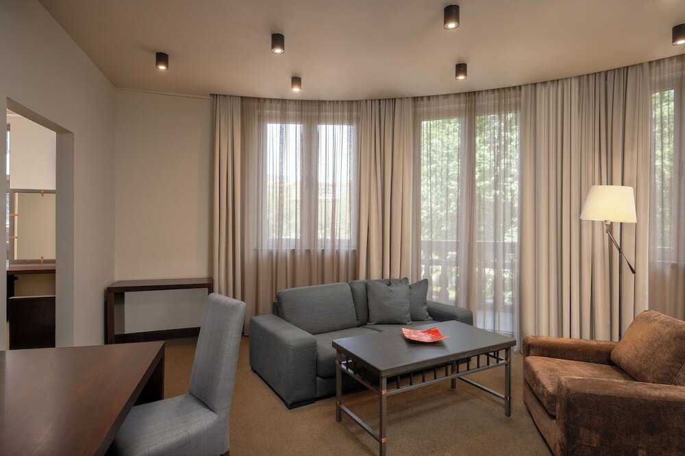 Фото Tufenkian Historic Yerevan Hotel