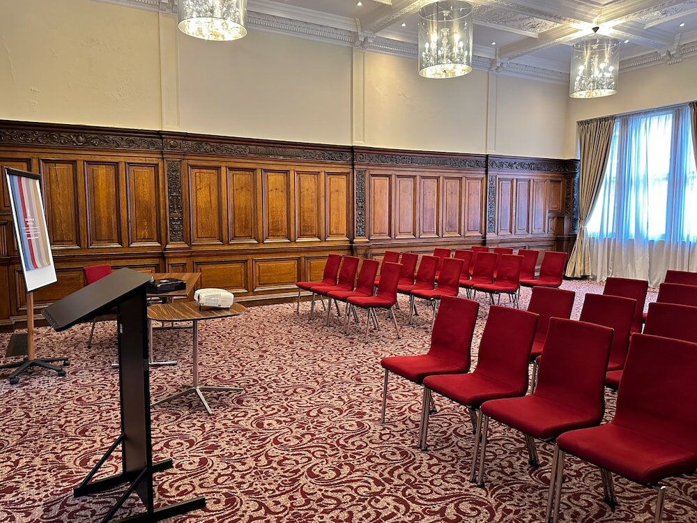 Фото Leopold Hotel