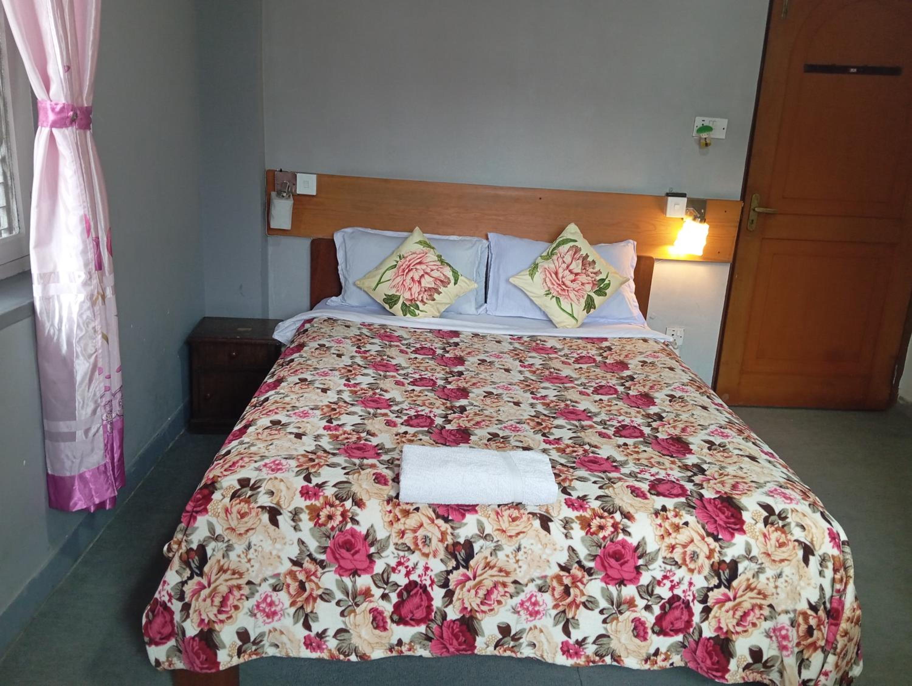 Фото отеля 2