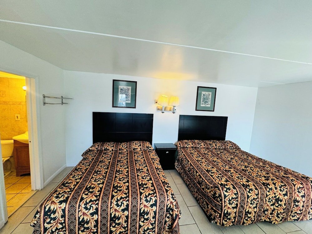 Фото Skyview Manor Motel