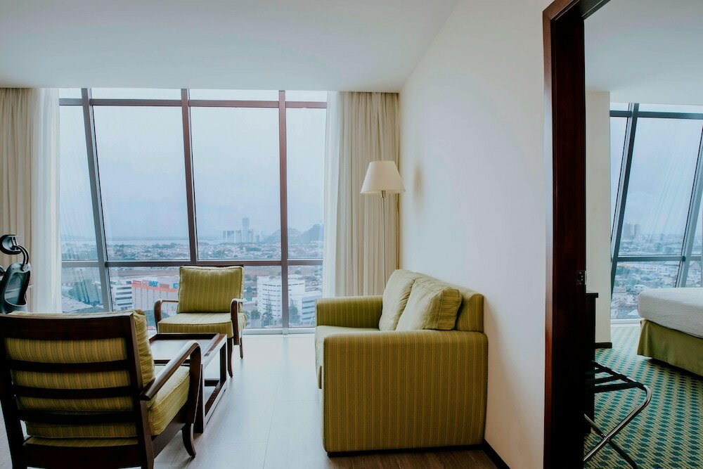 Фото Courtyard by Marriott Guayaquil