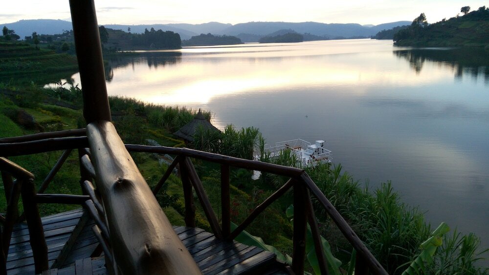 Фото Lake Bunyonyi Rock Resort