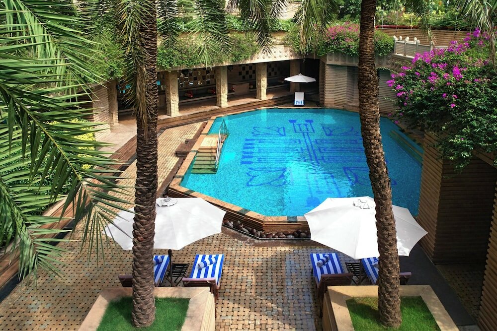 Фото Courtyard Hyderabad by Marriott