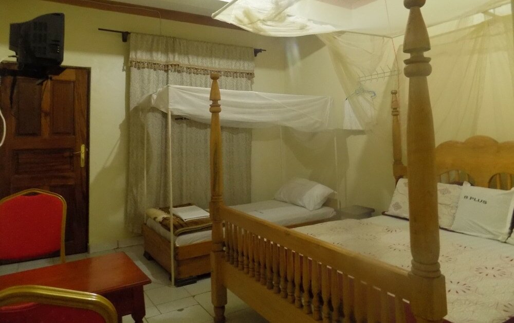 Фото Hotel B Plus