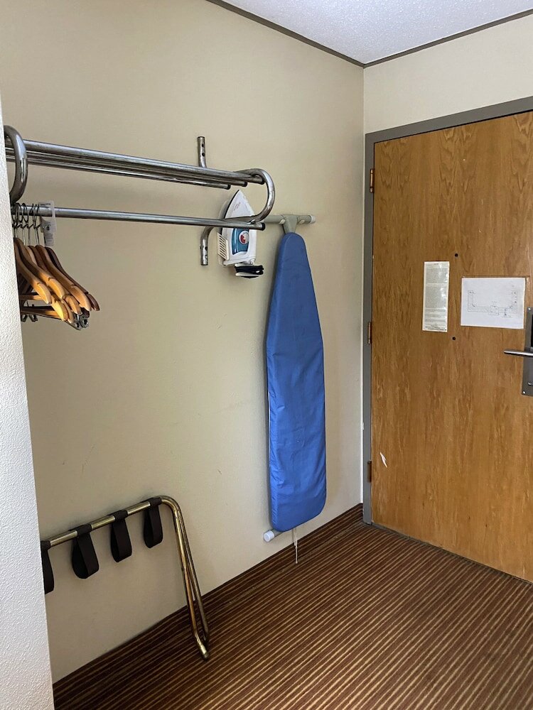 Фото Econo Lodge Massena Hwy 37