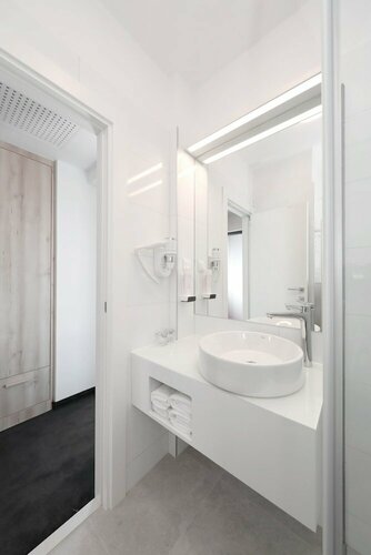 Гостиница Hotel Mediteran в Задаре