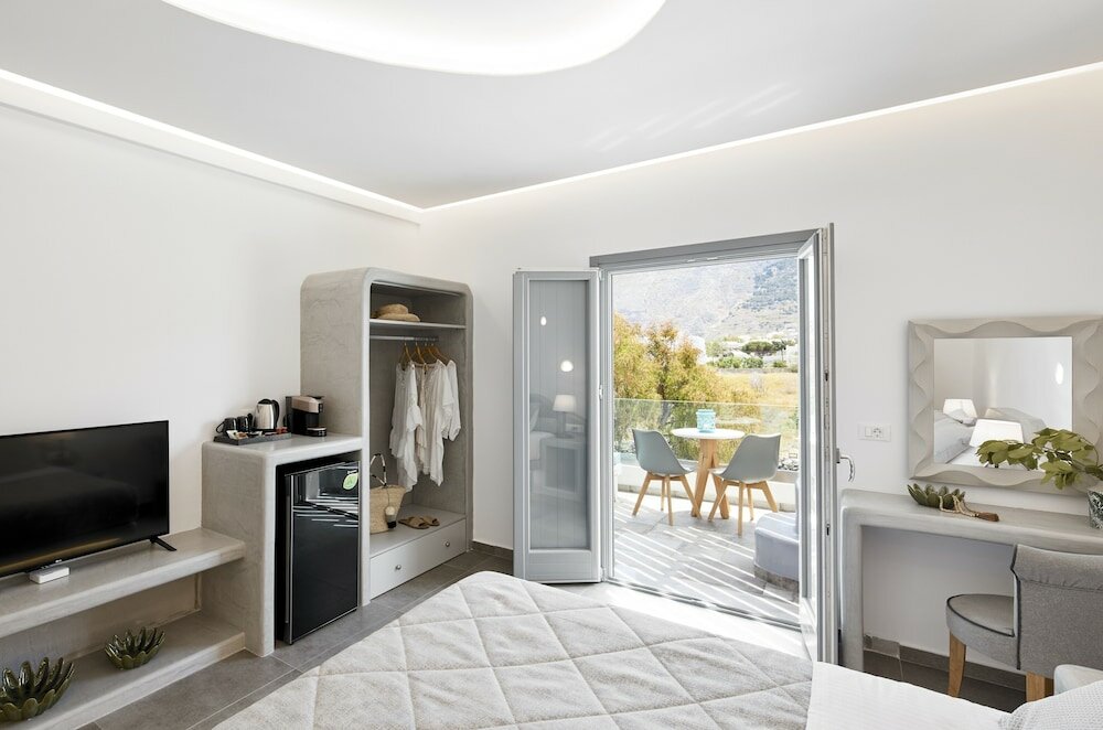 Фото Amara Suites Santorini