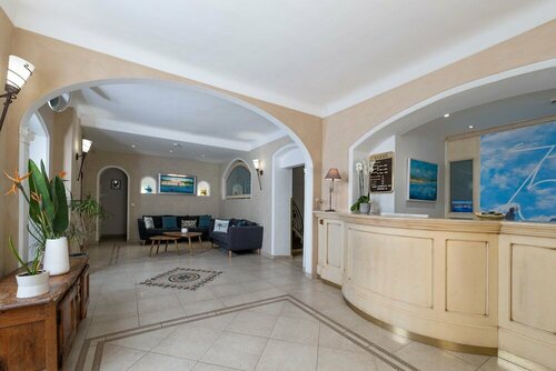 Внешний вид отеля Hotel Beau Site - Cap d'Antibes в Антибе, фото 4