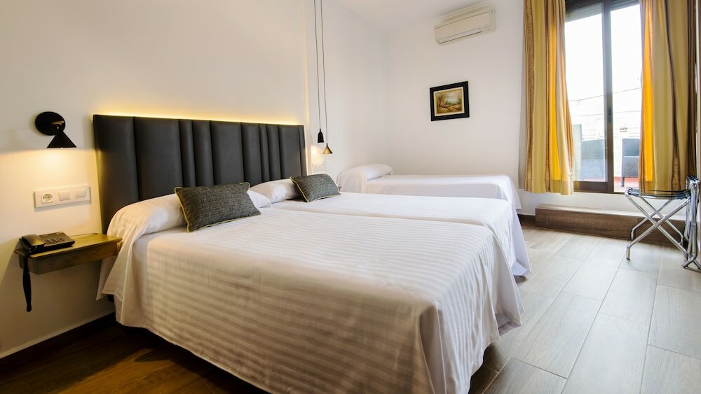 Фото Hotel Madrisol