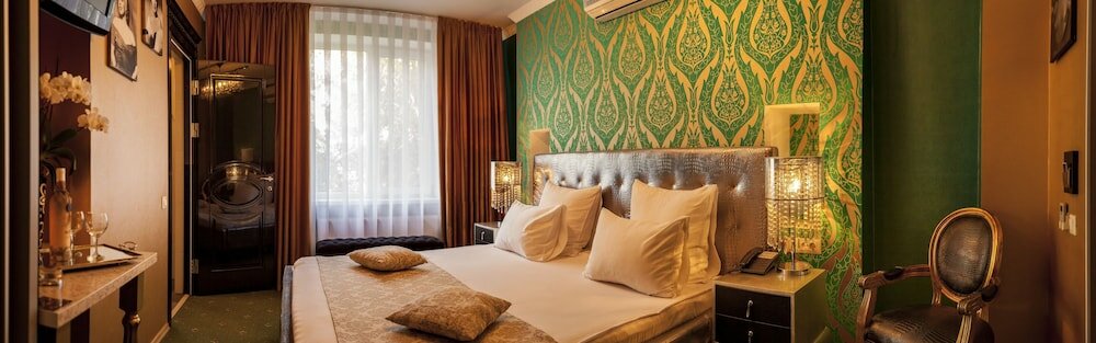 Фото Weekend Boutique Hotel