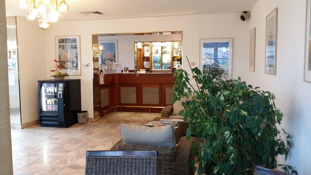 Фото Hotel Le Dauphin