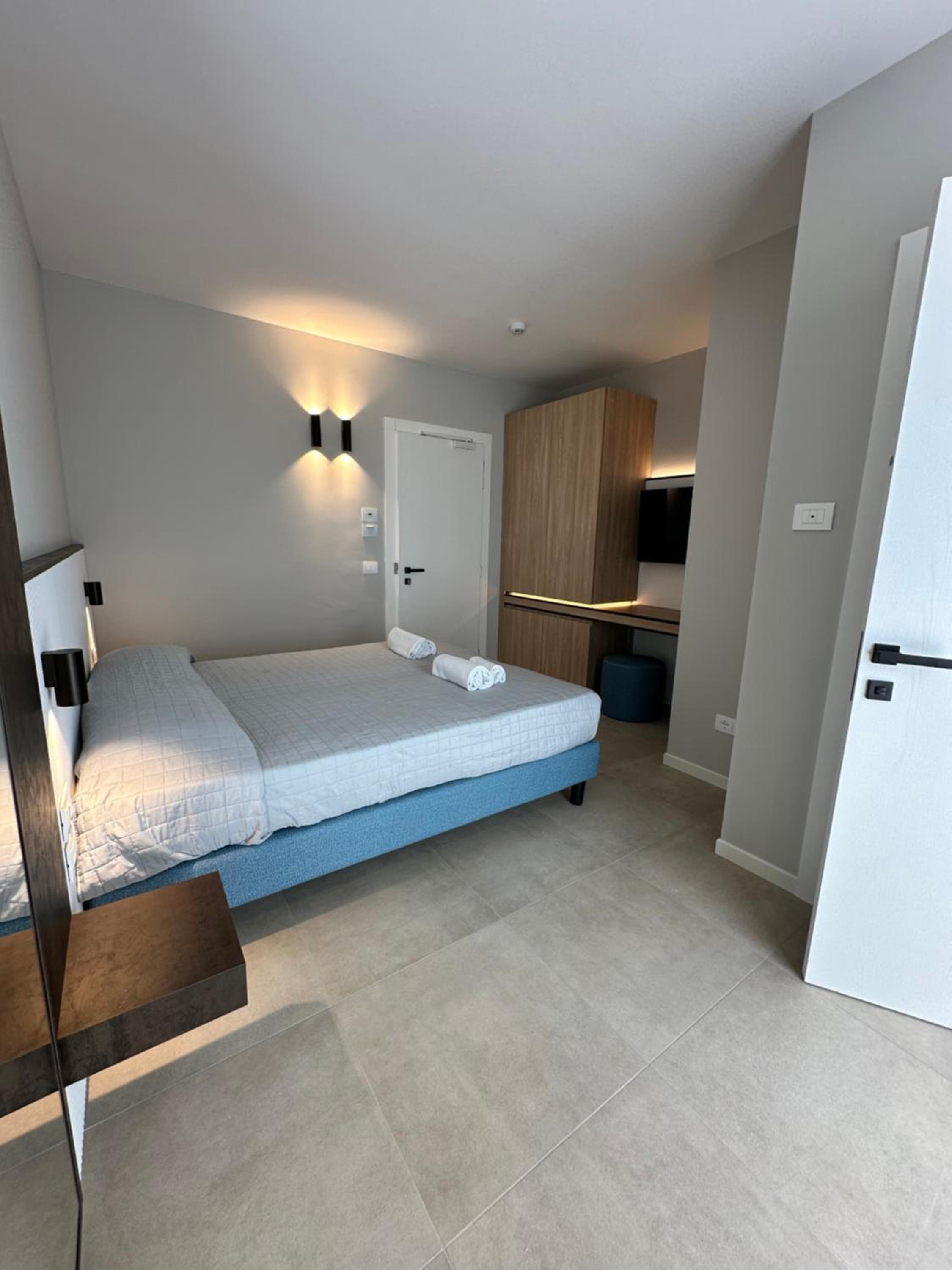 Фото Petit Hotel