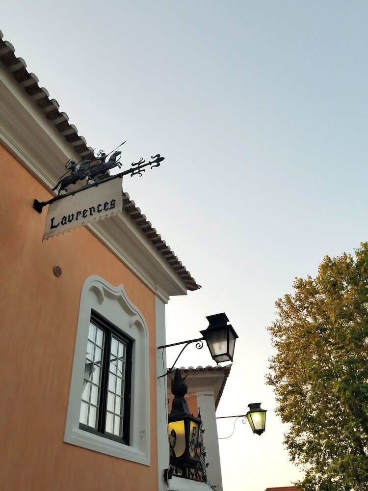 Фото Lawrence's Hotel