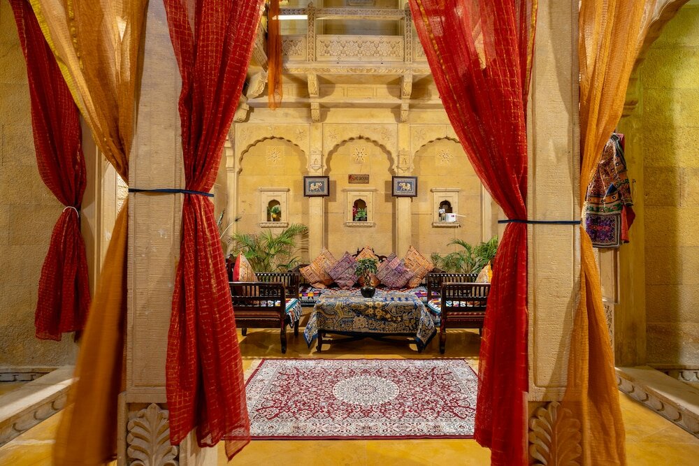 Фото The Golden House