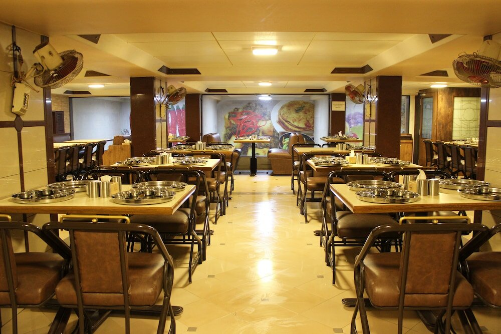 Фото Hotel Maharana Inn Chembur