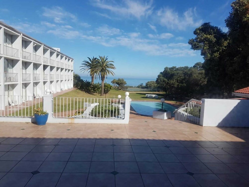 Фото Wilderness Beach Hotel