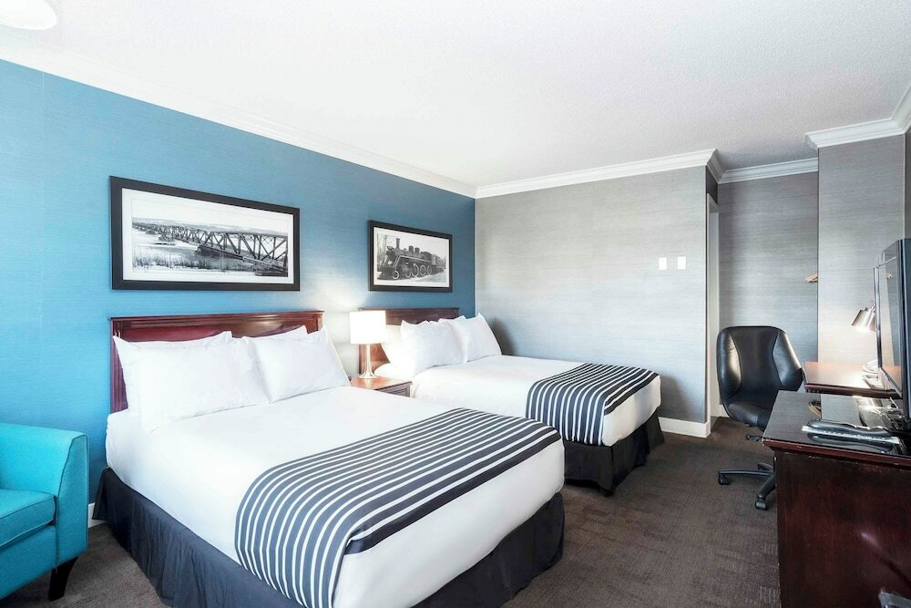 Фото Sandman Hotel & Suites Prince George