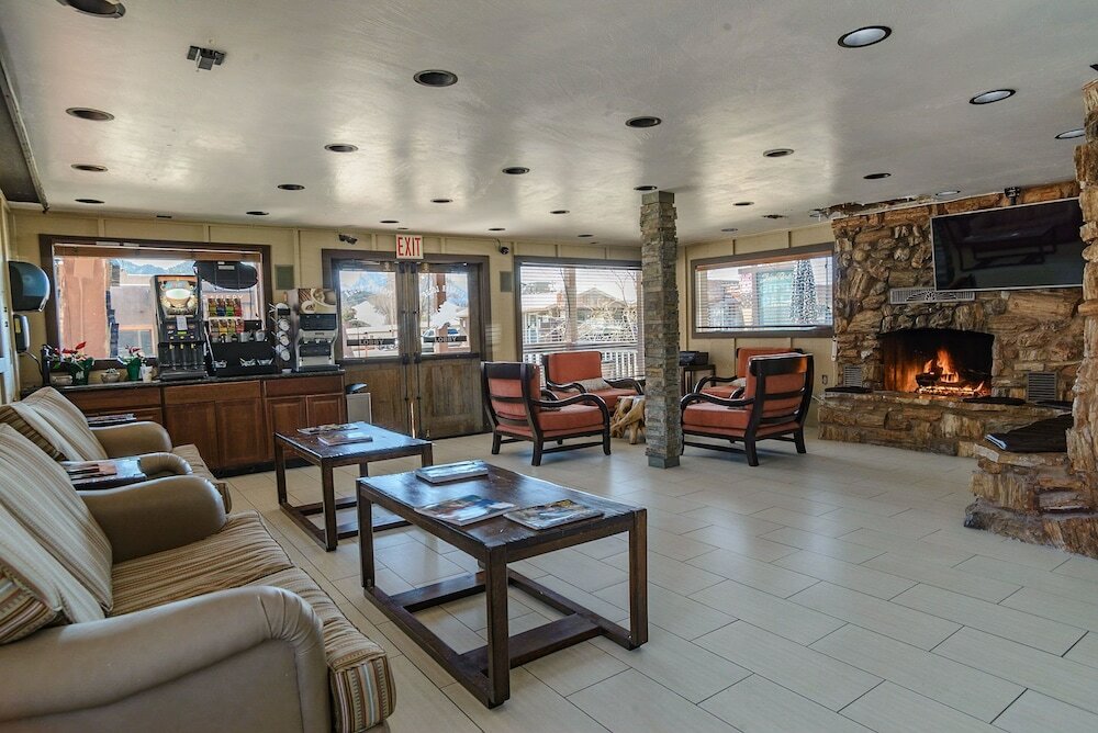 Фото Pioneer Lodge