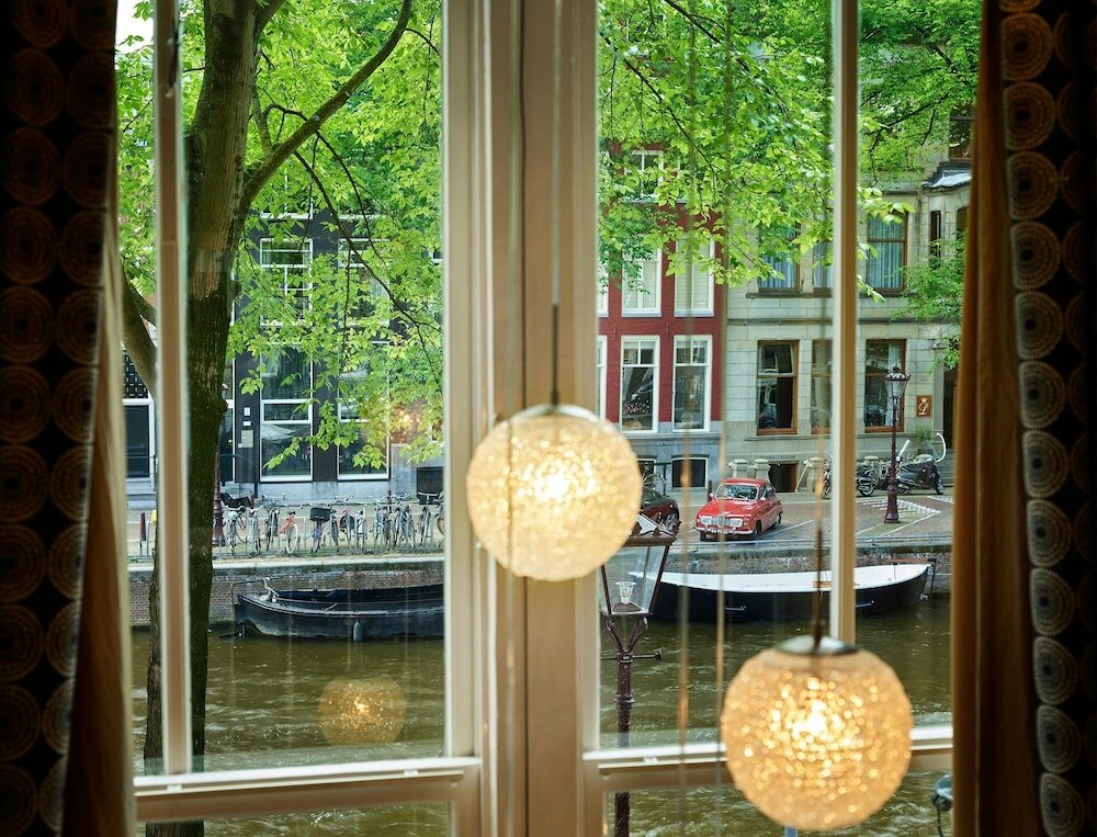 Фото Ambassade Hotel