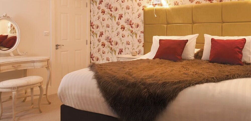 Фото The Wychwood Inn