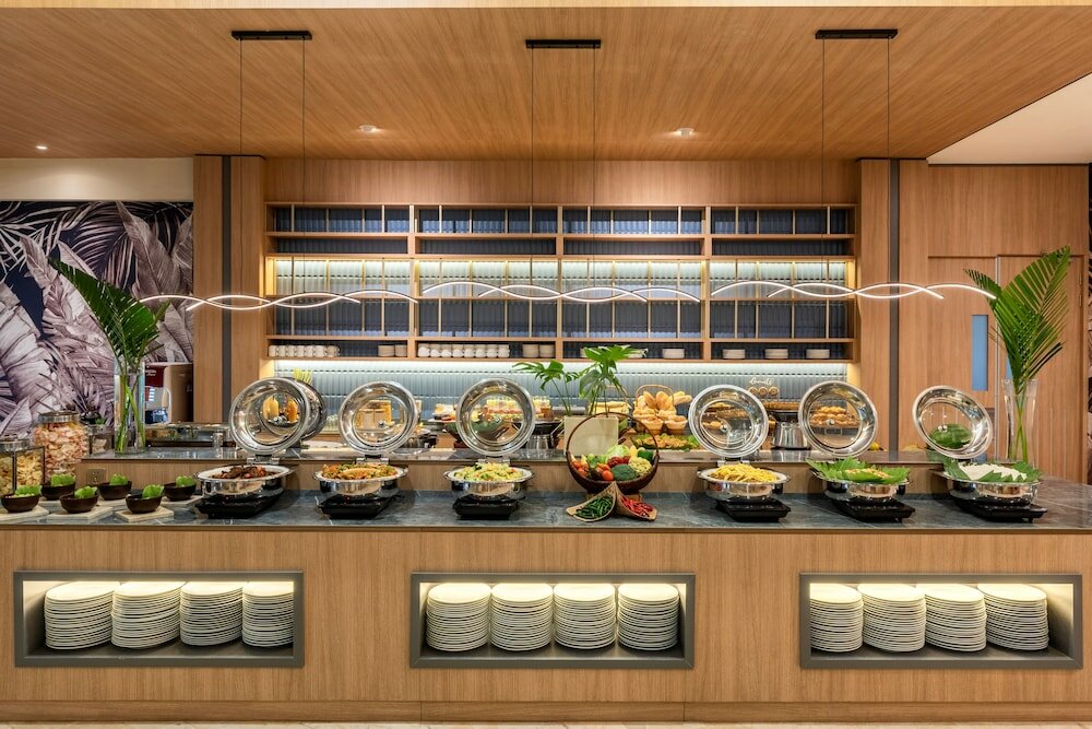 Фото Oakwood Hotel & Apartments Taman Mini Jakarta