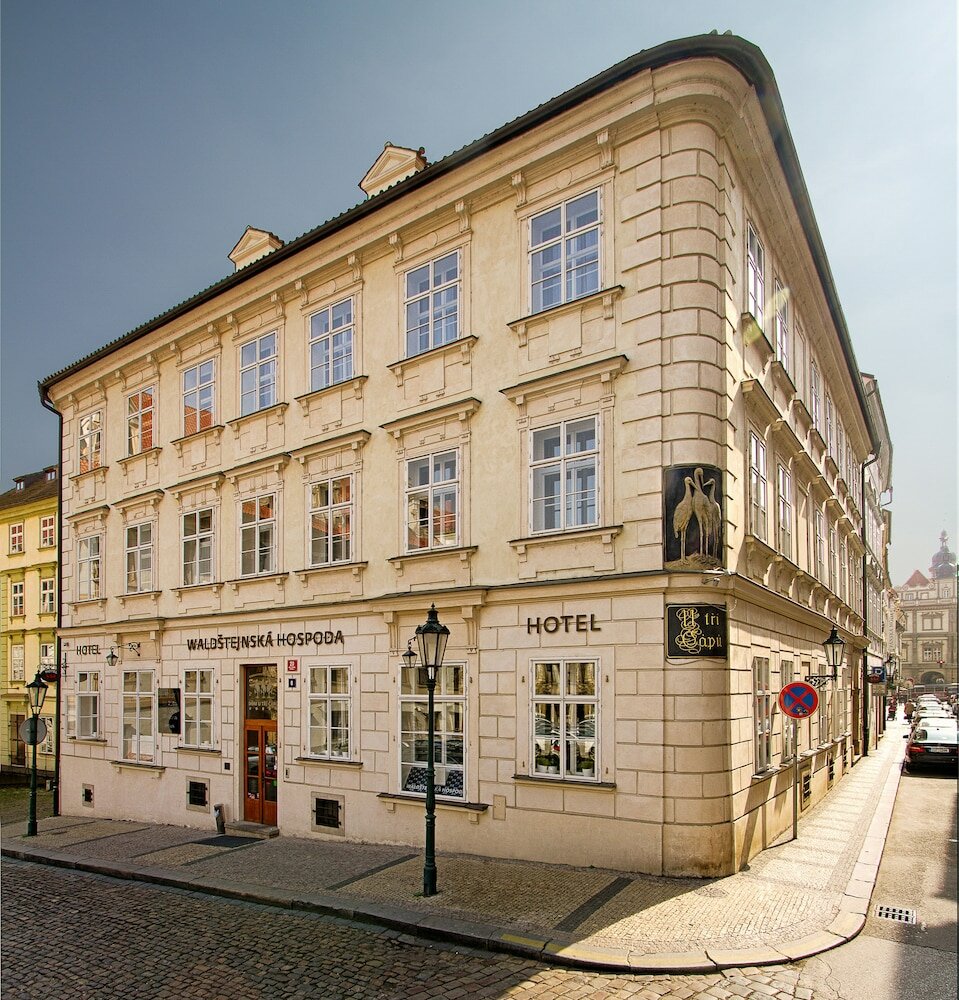 Фото Hotel Three Storks