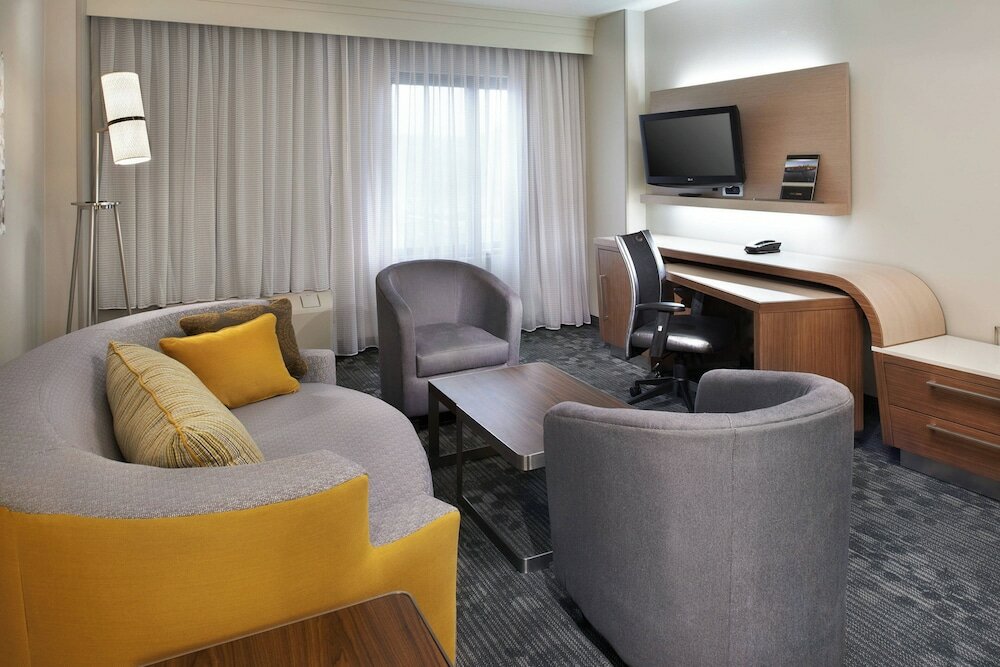 Фото Courtyard by Marriott Cincinnati-Covington