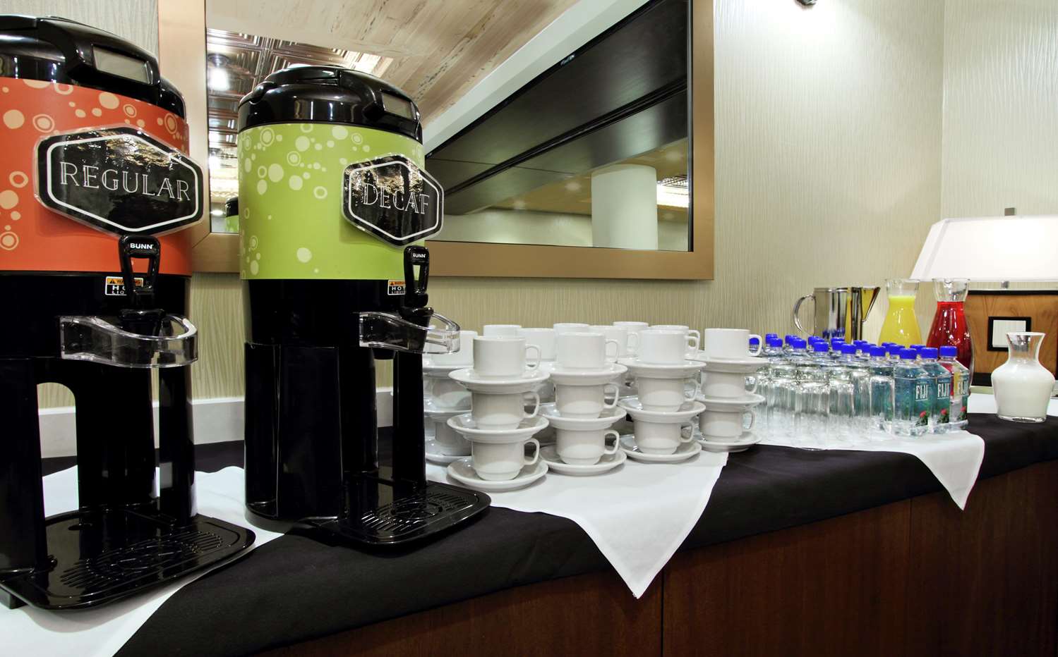 Фото Hilton Garden Inn New York/Midtown Park Avenue