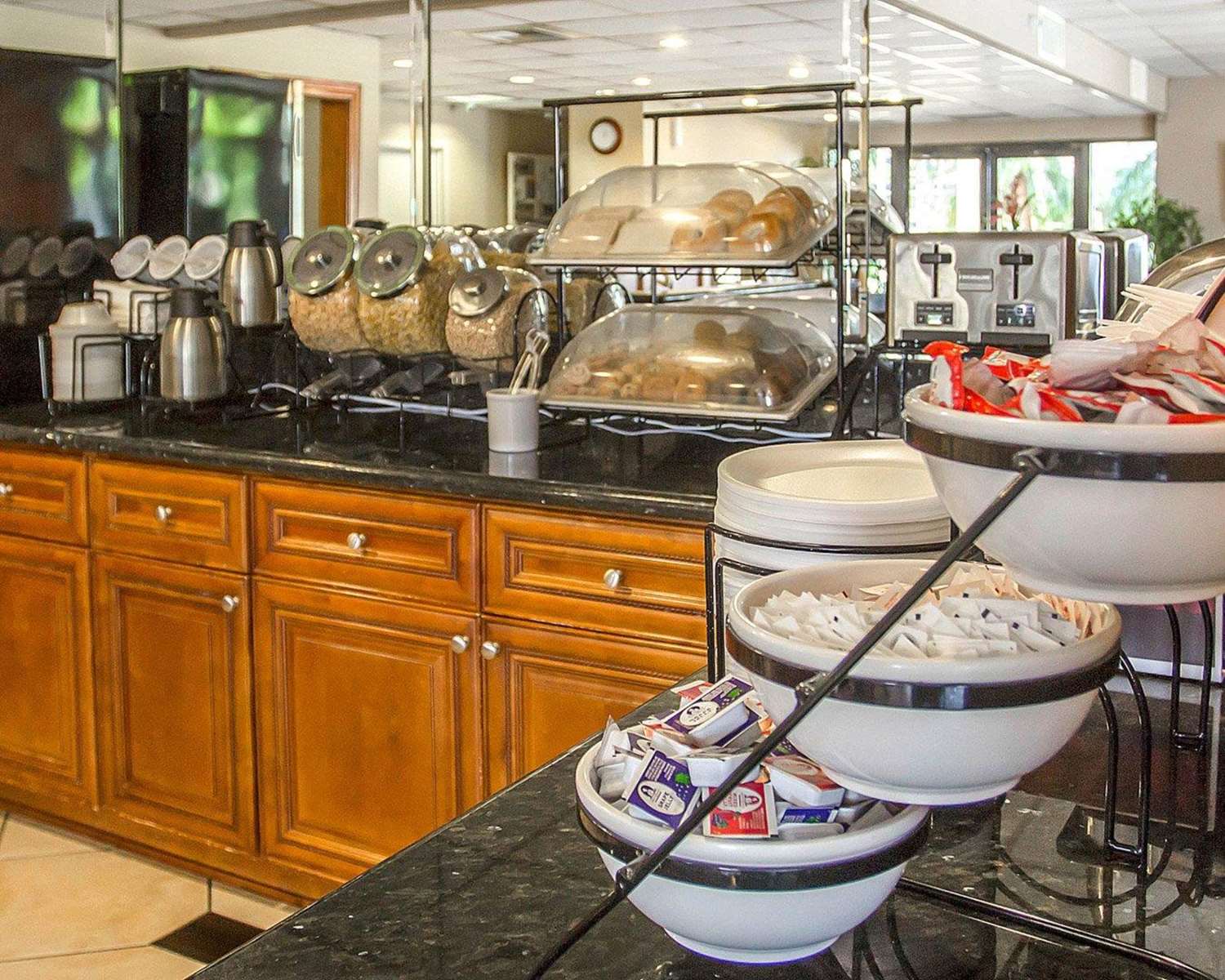 Фото Quality Inn Riverside near Ucr and Downtown