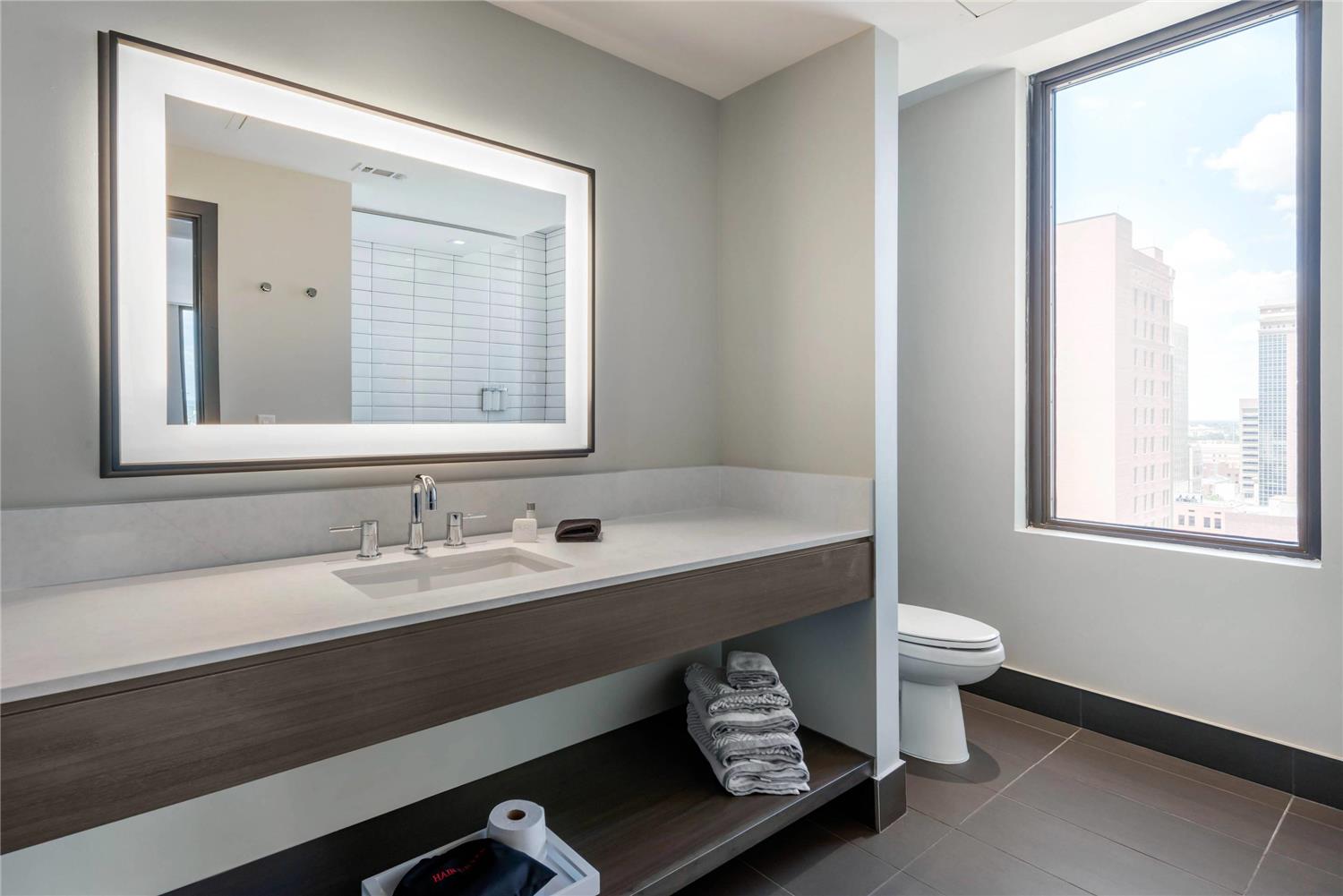 Фото Cambria Hotel Houston Downtown Convention Center