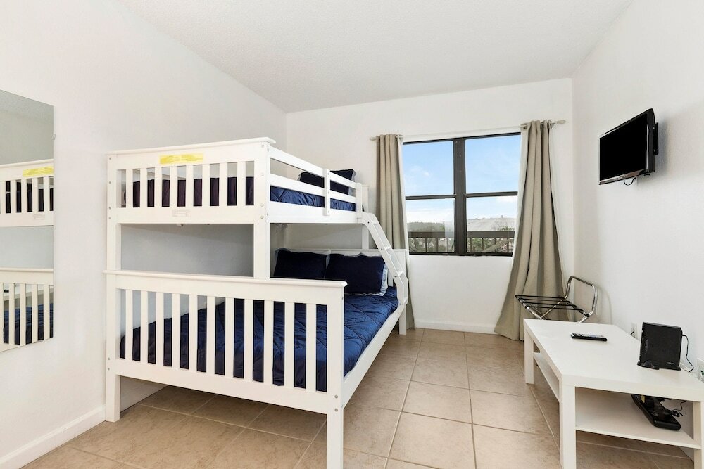 Фото Enclave Hotel & Suites Orlando, a staySky Hotel & Resort