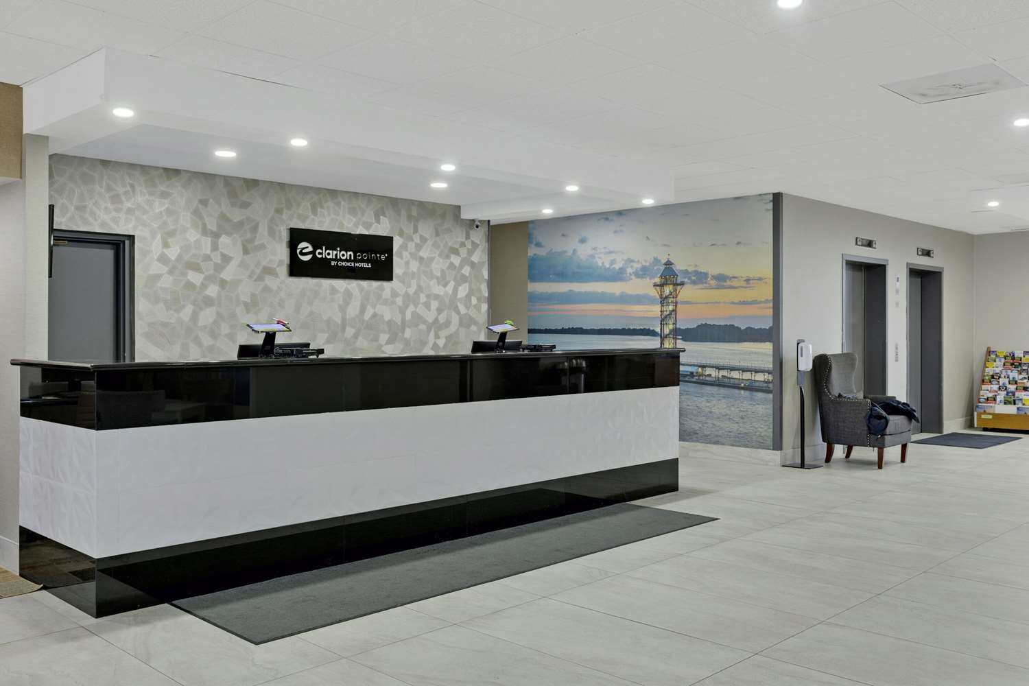 Фото Clarion Pointe Near Erie Casino