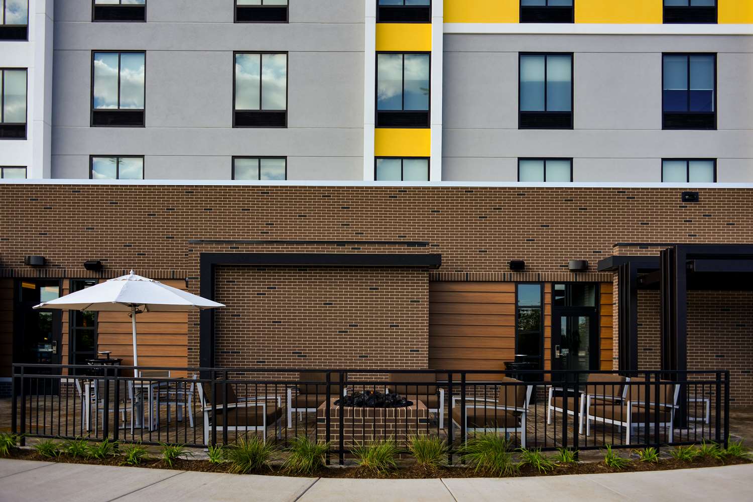 Фото Hilton Garden Inn Louisville Mall of St. Matthews