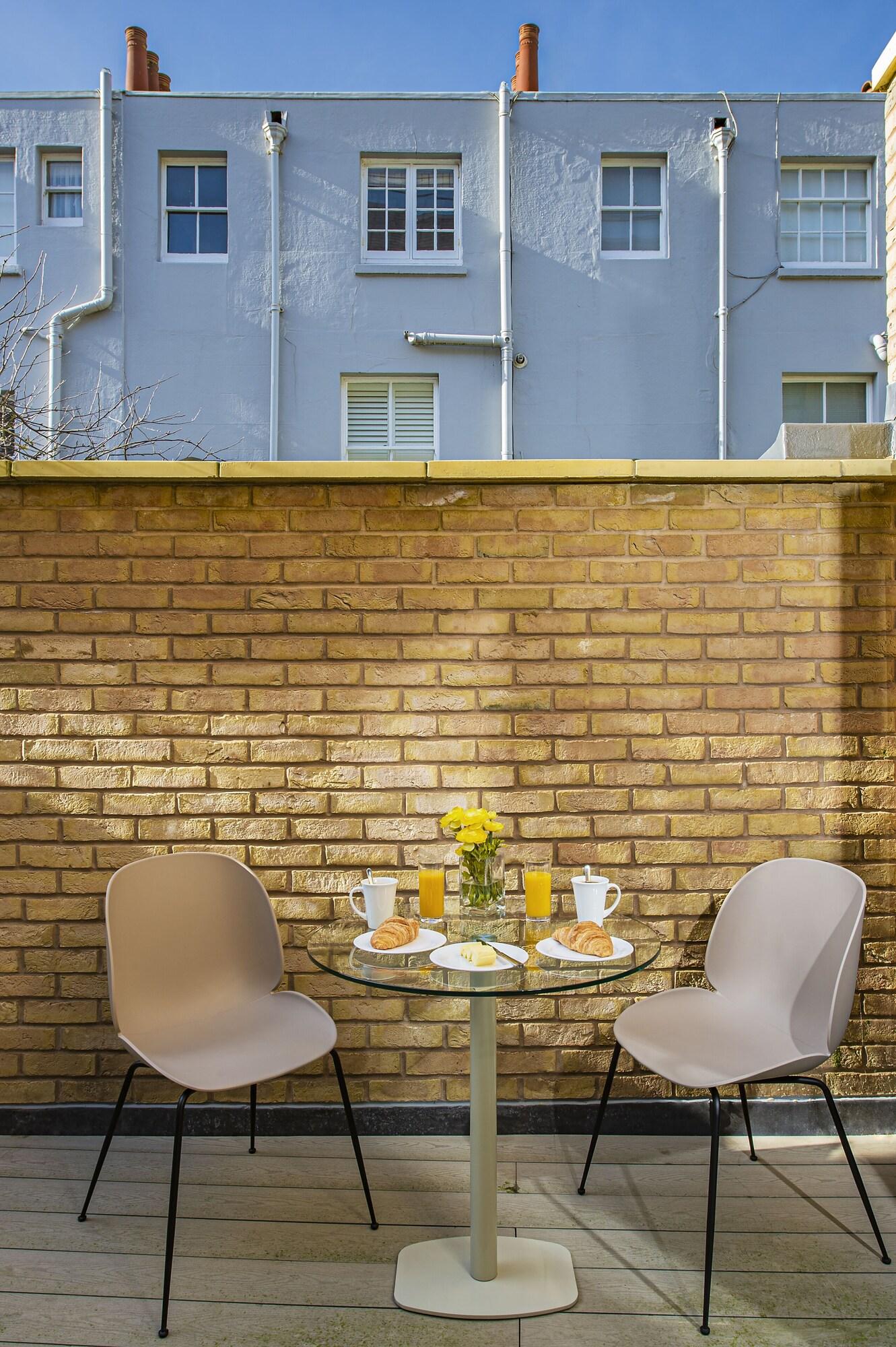 Фото Q Square by Supercity Aparthotels