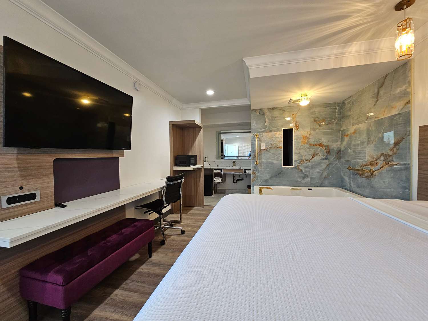 Фото Travelodge by Wyndham Fullerton Near Anaheim